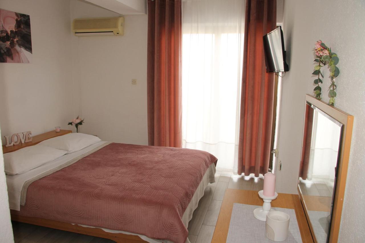 Motel "Tri Lovca" Knin Exterior foto